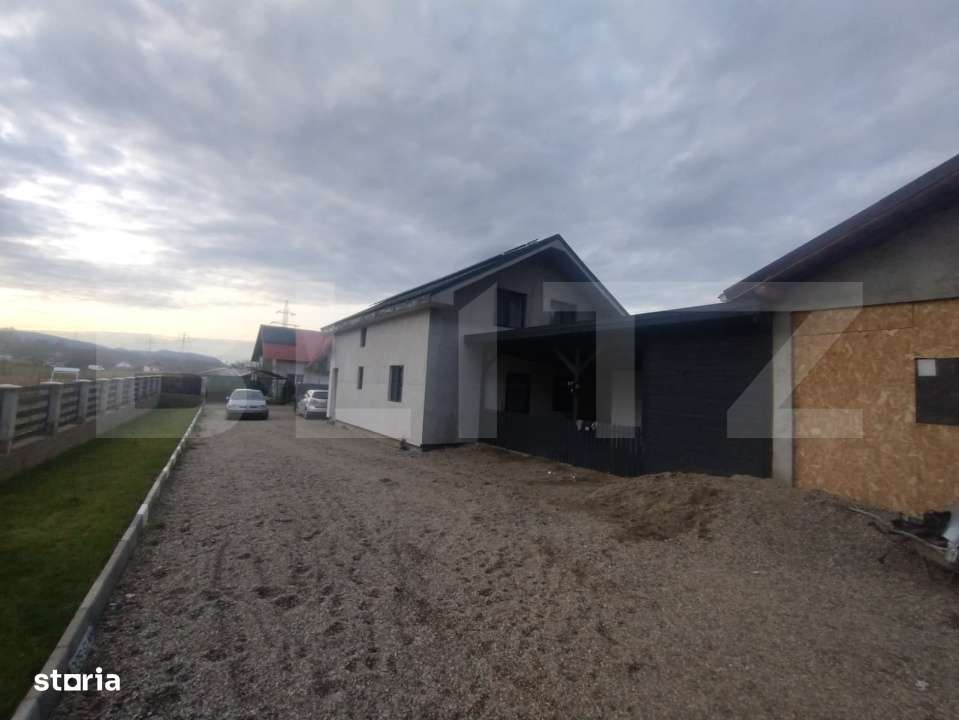 Casa pe 2 nivele, cu 5 camere si 140 mp + teren 850 mp oras, Beclean-R - Imagine principală: 2/12
