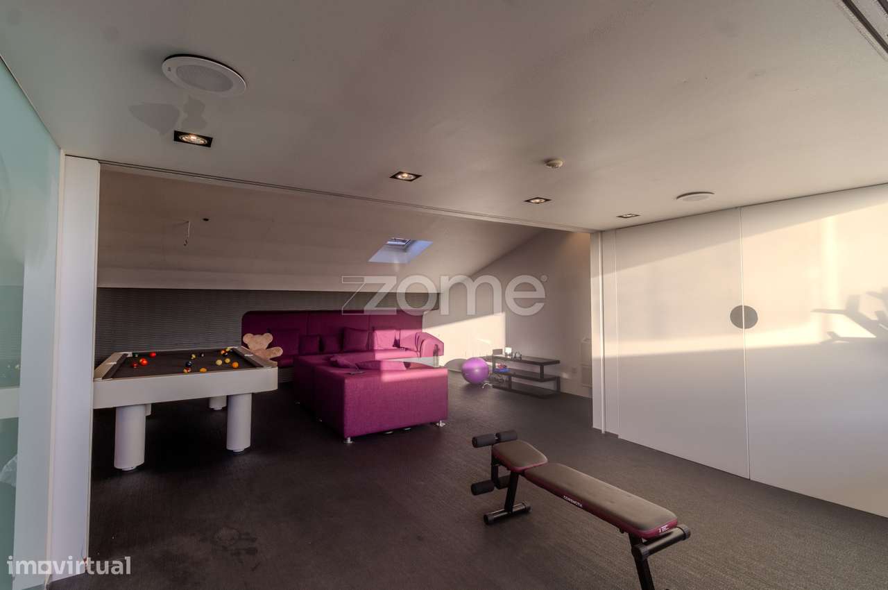 Moradia T4 Piscina e Vista Rio na Encosta do Douro-31