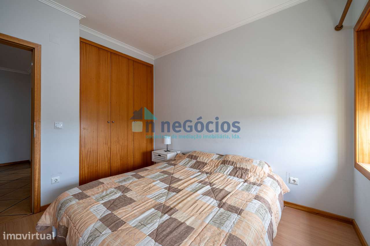 Apartamento t1 com lugar de garagem em O. Azeméis-5