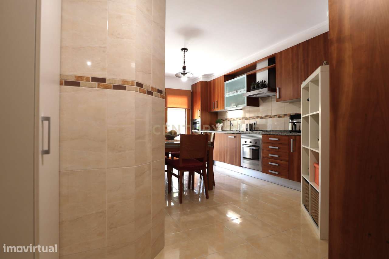Apartamento T3  || Box 3 viaturas-18