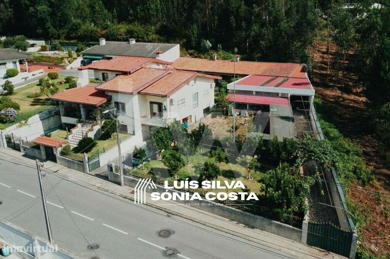 Moradia Independente T6 c/ Anexos, Armazém e Terreno p/ Construção-1