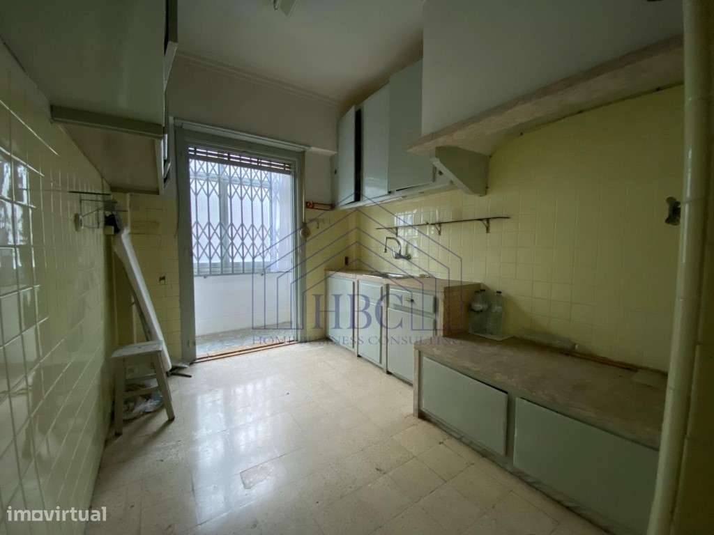 Apartamento T2 com Terraço em Santa Engrácia - Excelente Potencial ... - Grande imagem: 5/28