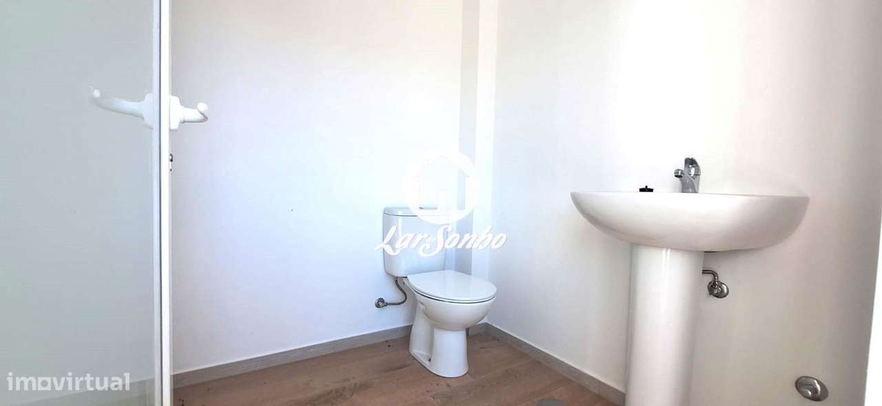 Excelente pavilhão em Barcelos - Grande imagem: 3/25