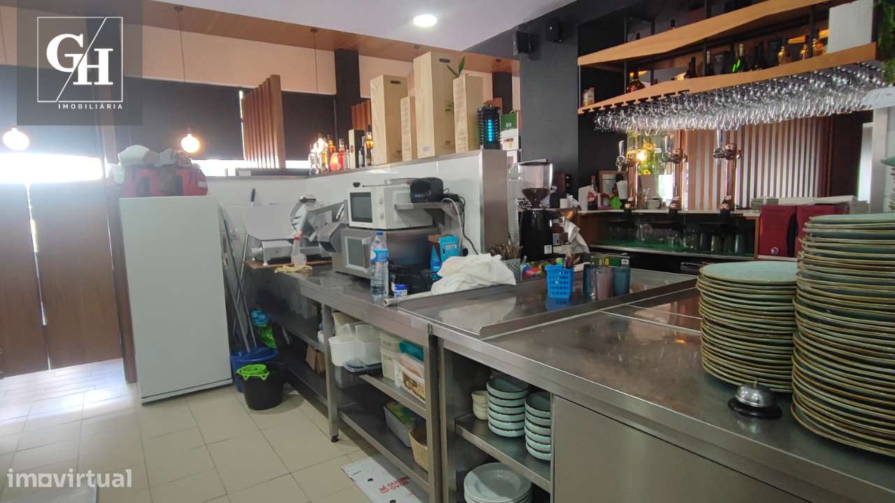Trespasse de Restaurante - Equipado e com estacionamento privado-22