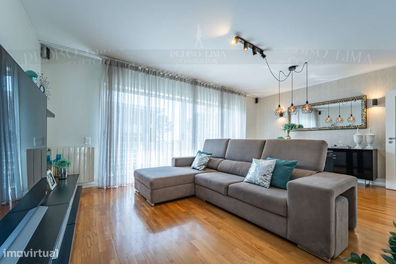 Moradia T4 em Águas Santas com Qualidade e localização Tranquila!-9
