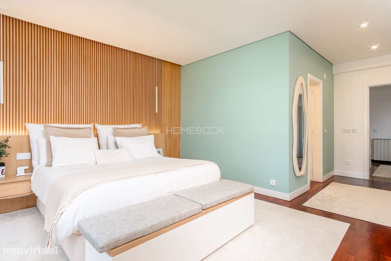 Moradia T5 renovada em condomínio fechado com piscinas, campo de ténis-40