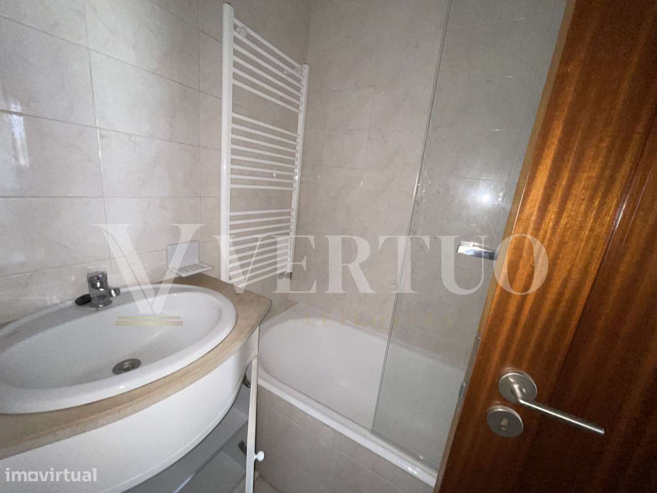 T4 em Moreira da Maia | 159 m² | 2 Garagens | Venda Judicial-32