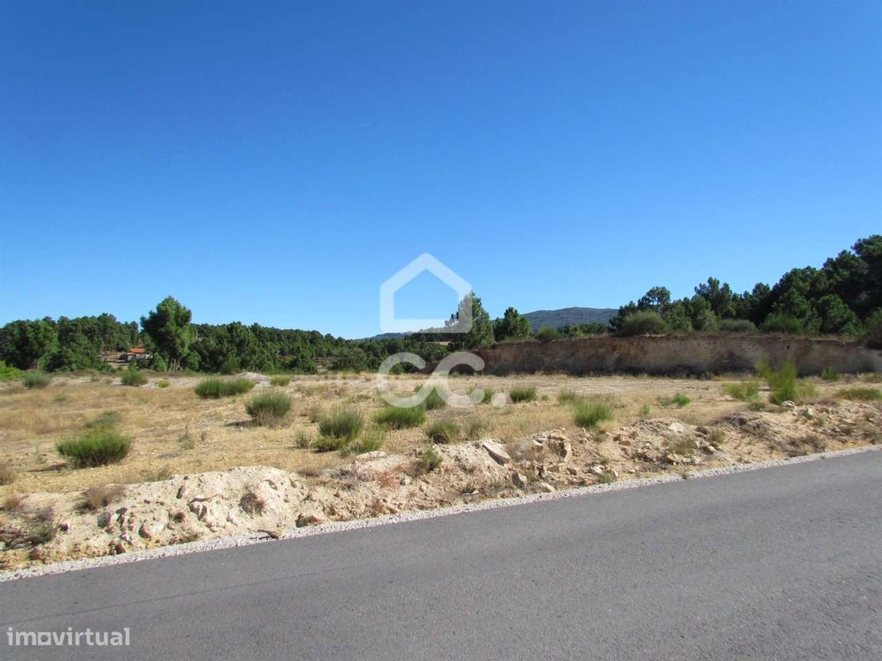 Terreno com 2.185m2 para construção. - Grande imagem: 4/6