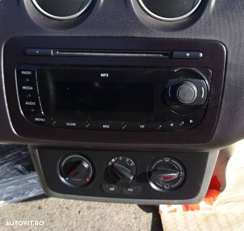 Radio CD Player Seat Ibiza din 2011 cu airbag volan si pasager - 1