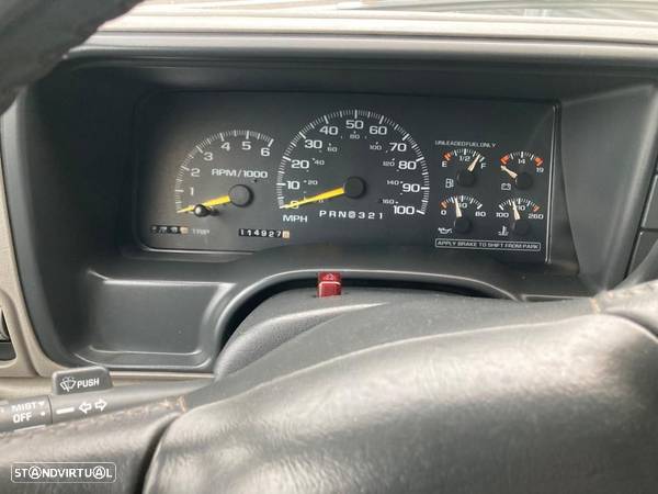 Chevrolet Tahoe 5.7 V8 Sport 4X4 - 20