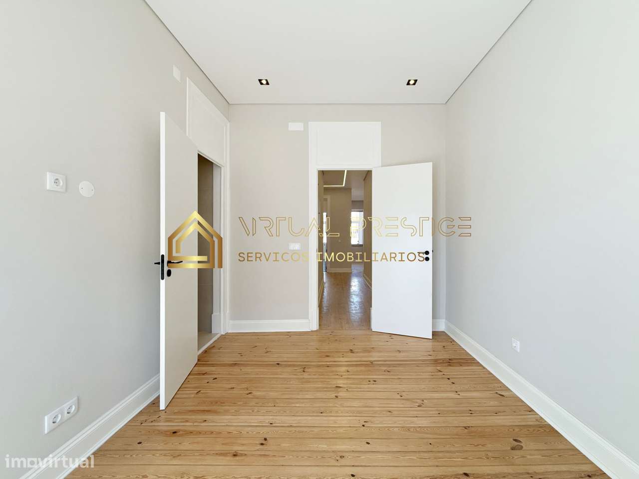 T3 Renovado com 2 Suites e Elevador na Almirante Reis-22