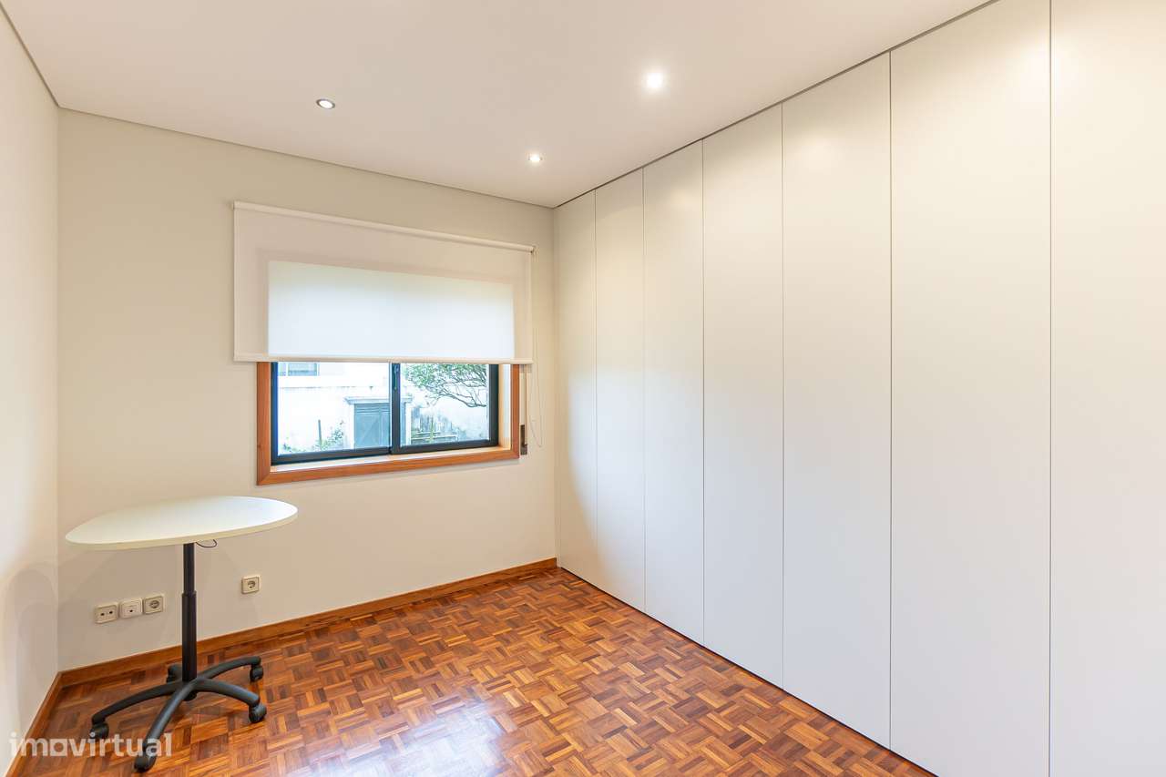 Moradia T3+1 Renovada com Vista Mar | Esmoriz-9