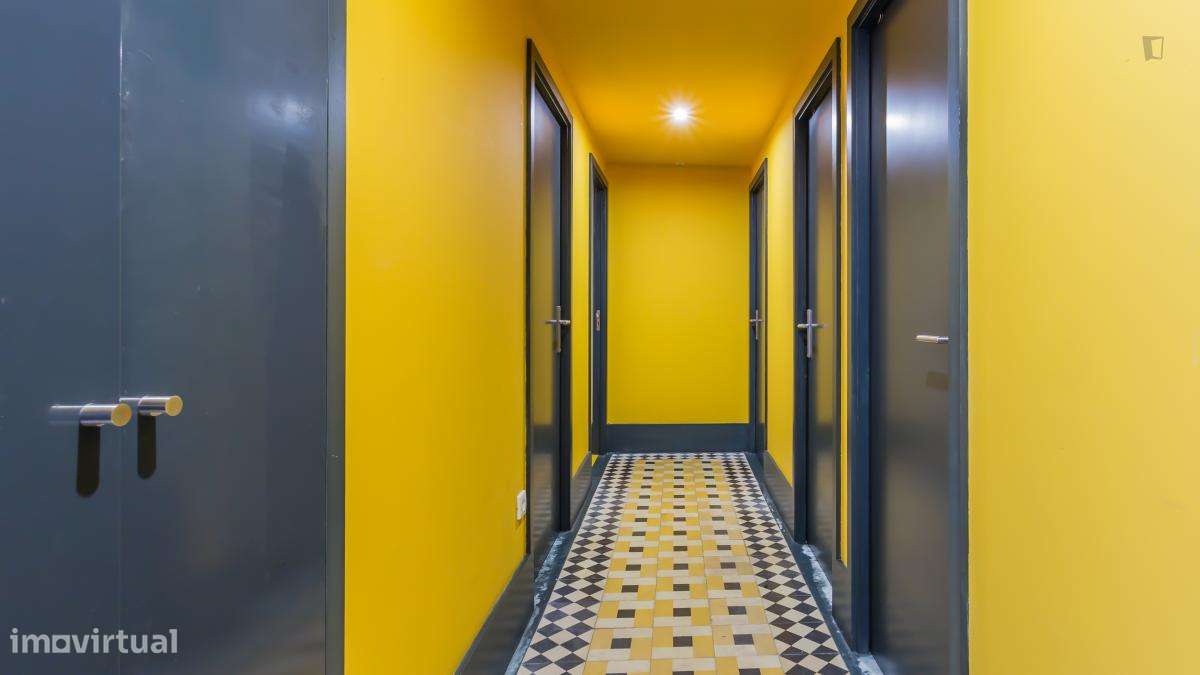 Quarto - localizado em Paranhos Porto - Grande imagem: 2/10