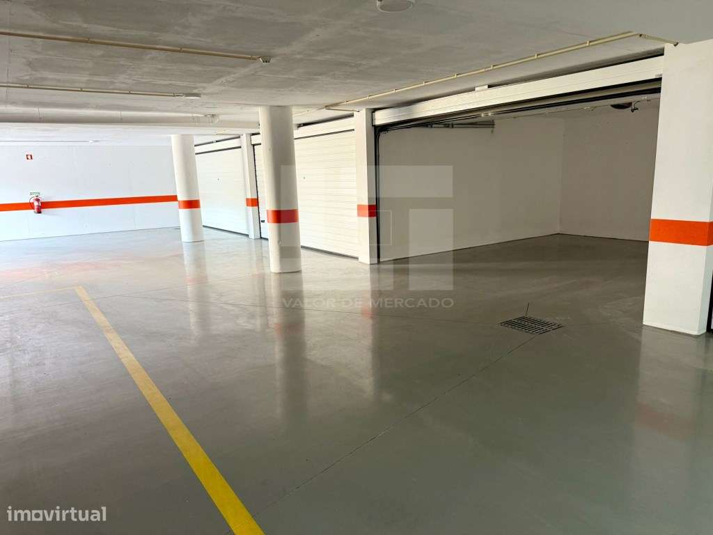 T4 DE LUXO - NOVO - MODERNO - SÓBRIO - Viseu - BEM LOCALIZADO - ACA...-28