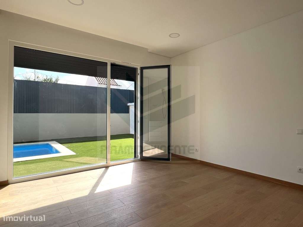 AZEITÃO, MORADIA Nova, 5ass. 3 SUITES, Lavandaria PISCINA-18