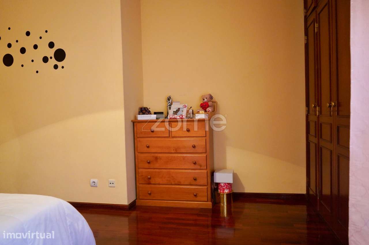 Apartamento T3 - Vale Mourão-25