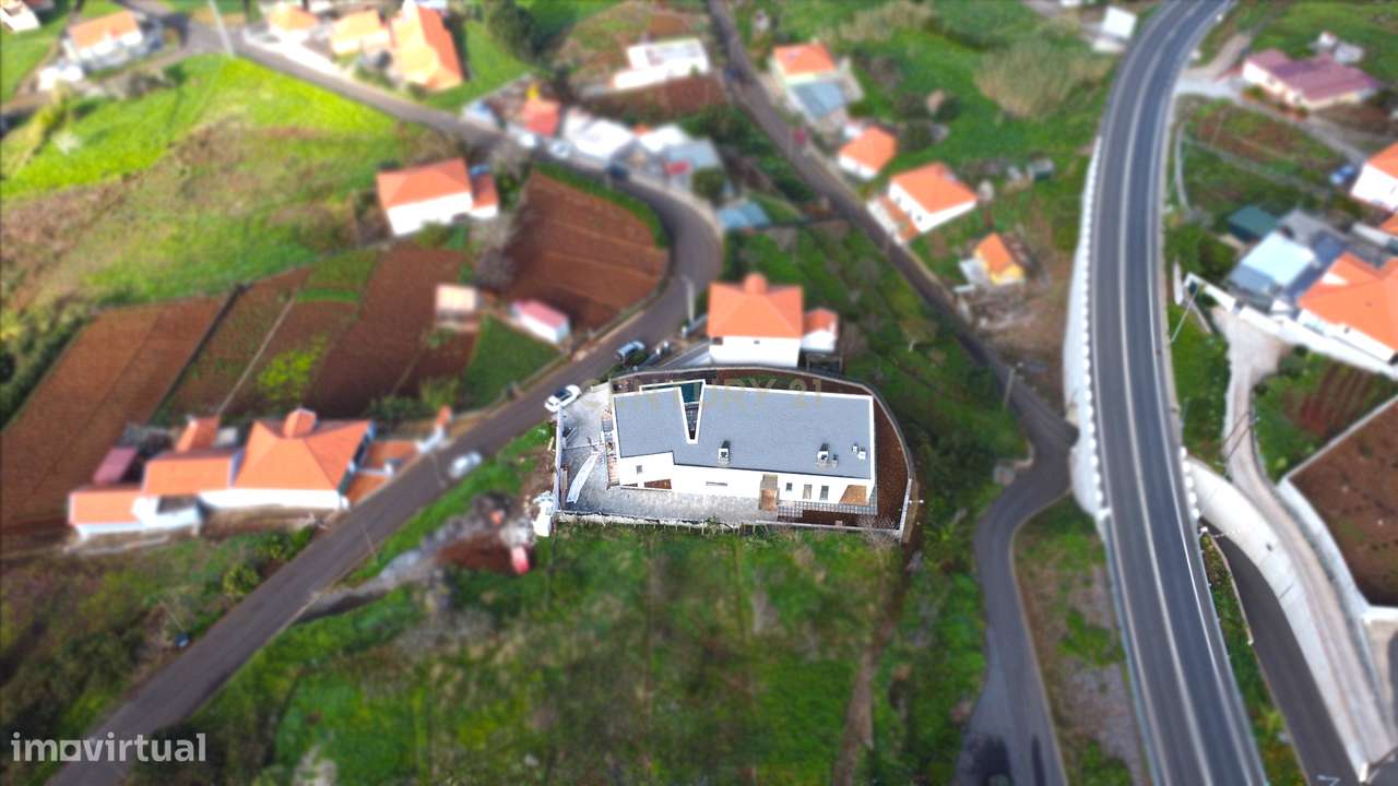 Luxuosa Moradia Nova na Calheta, Ilha da Madeira - Grande imagem: 4/17