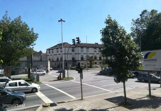 Loja Gaveto junto Circunvalação-S.Mamede - Grande imagem: 4/7