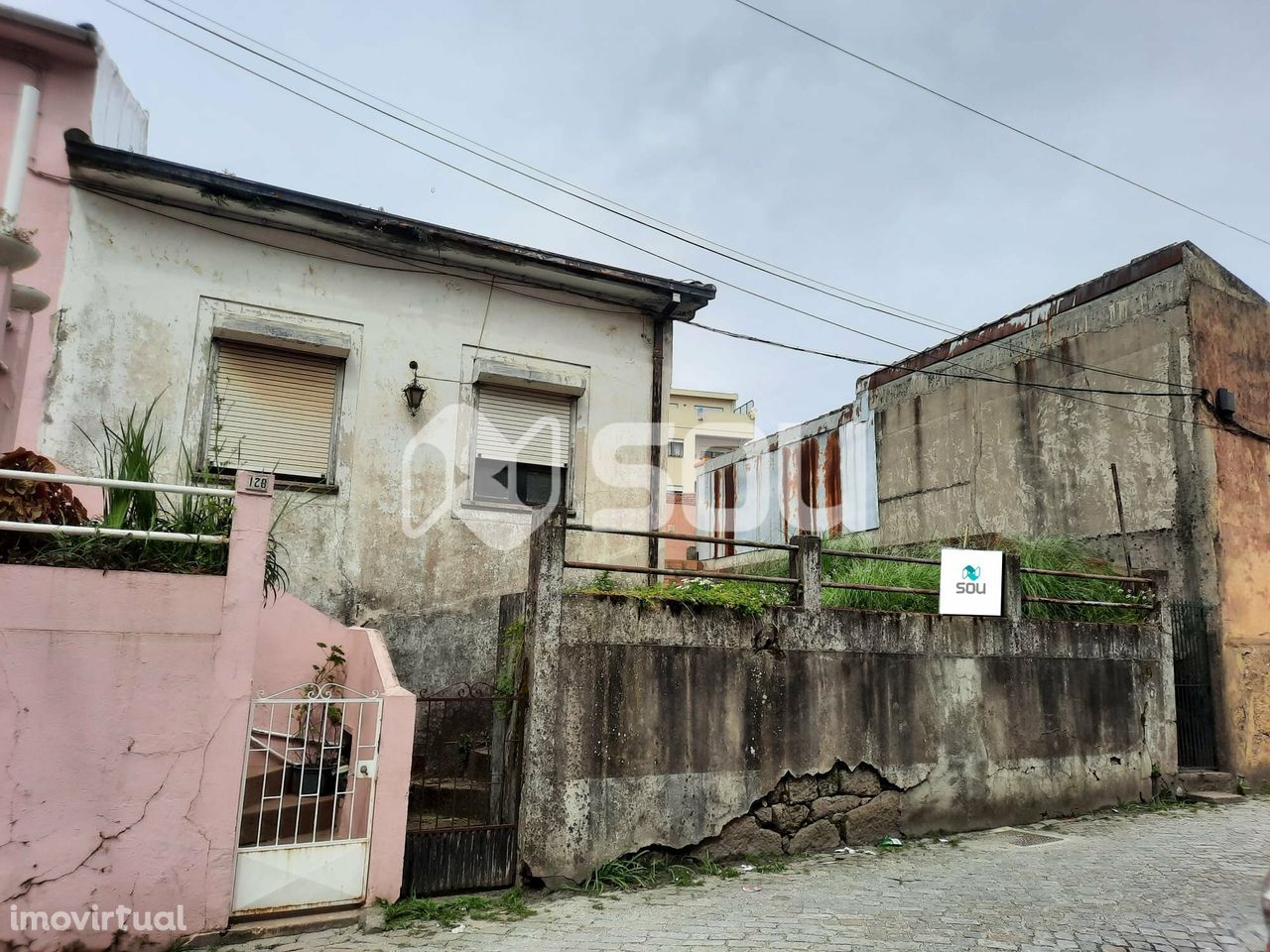 Ruína T0 com Terreno em Rio Tinto