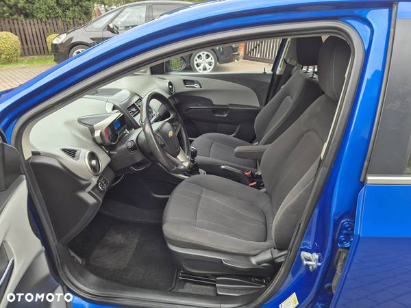 Chevrolet Aveo 1.6 LTZ S/S - 12