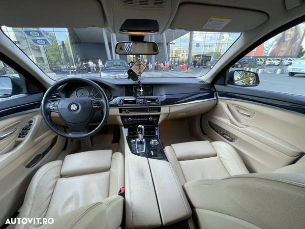 BMW Seria 5 525d Aut. - 13