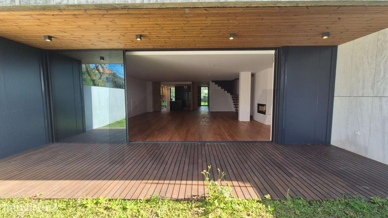 T4 Duplex com Piscina Privativa em Nevogilde NOVO - Grande imagem: 2/46