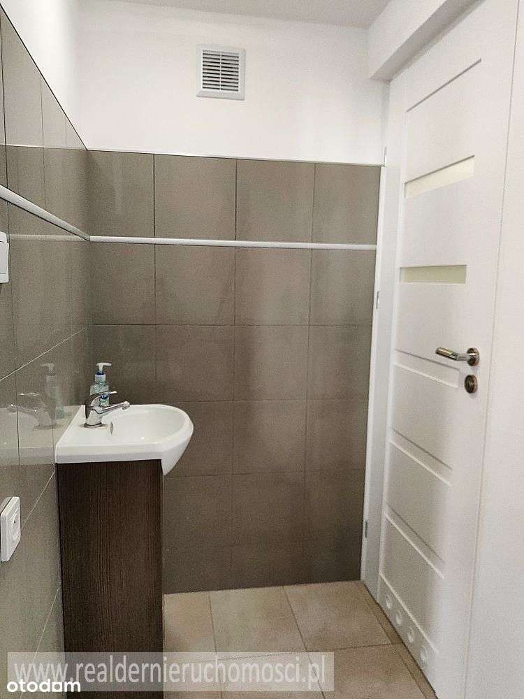 Lokal na parterze w centrum-10