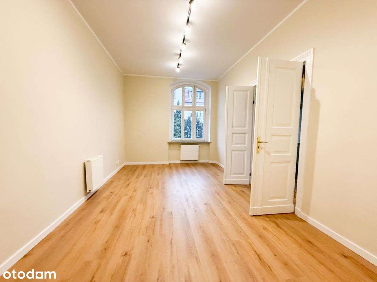 2 pokoje + aneks + balkon – najem lokalu biurowego - Pełny obrazek: 1/10