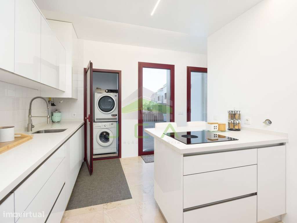 Excelente apartamento T4 com terraço e piscina-10