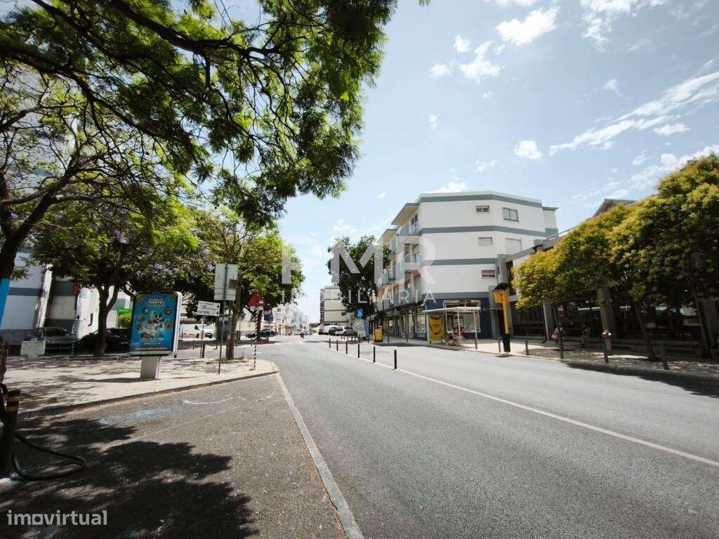 Trespasse de Estabelecimento Comercial em Queijas-11