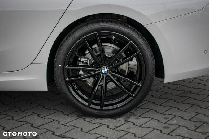 BMW Seria 3 320i xDrive - 10