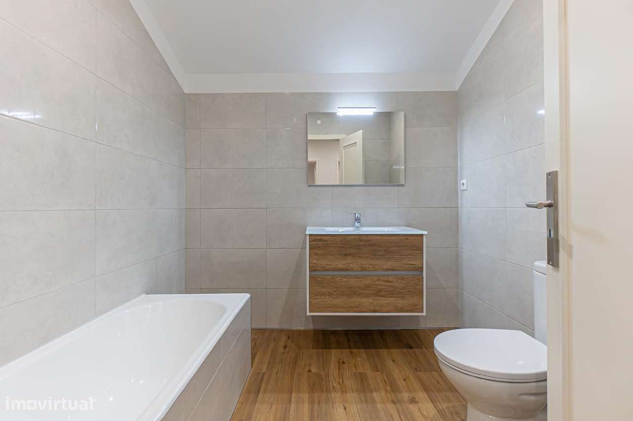 T4 DUPLEX COBERTURA,196 m², 4 Varandas/Solários, Garagem em Arcozelo-9