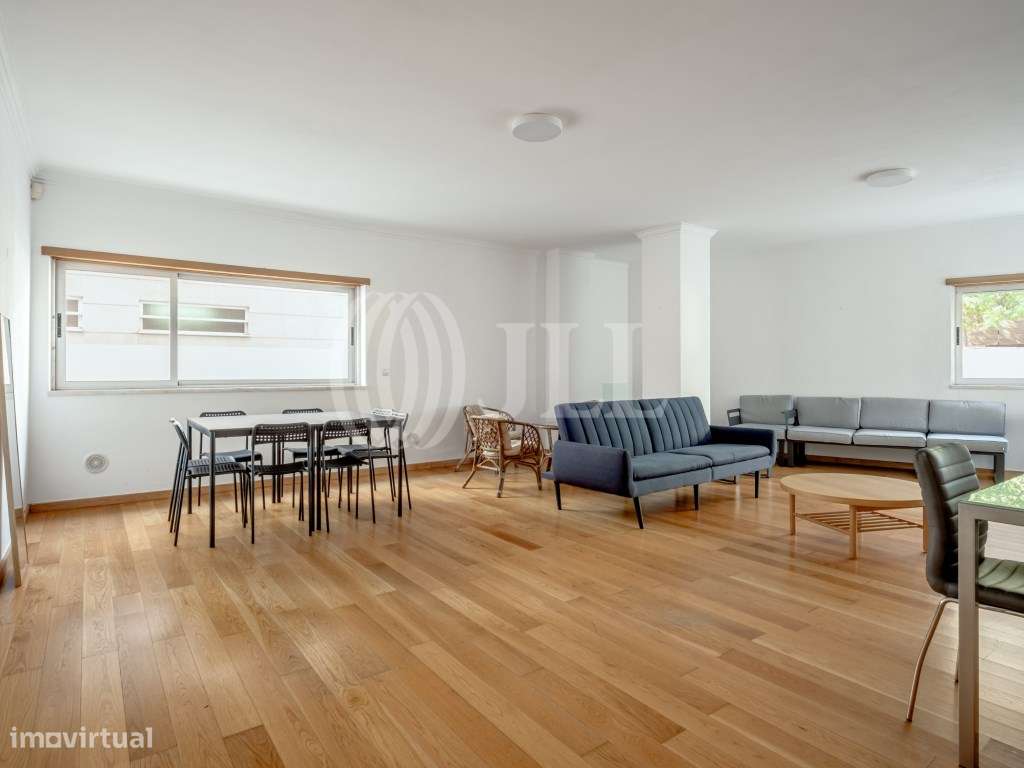 Apartamento T4, com terraço e estacionamento, em Lisboa-2