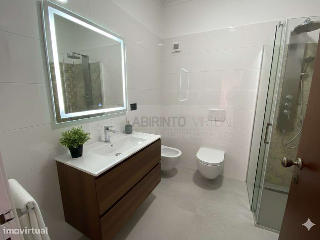 T2 totalmente remodelado, na Codivel, perto do Metro de Odivelas - Grande imagem: 5/9