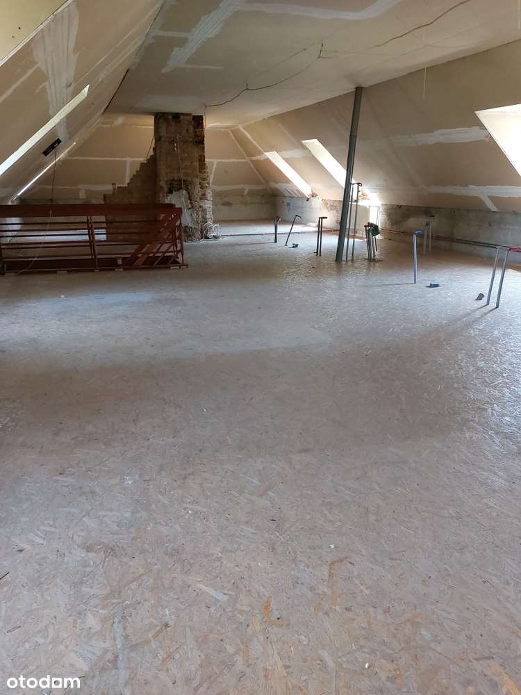 Dom wolnostojący stylizowany na dworek  225 m2 na działce 1100 m2.-18