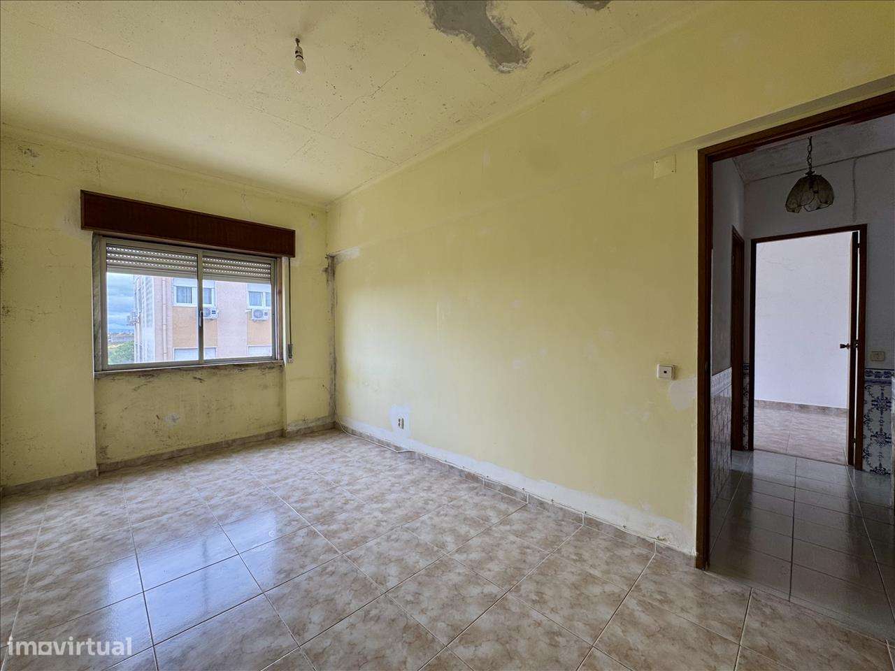 Apartamento T3, com Varanda, no Centro do Pinhal Novo-11
