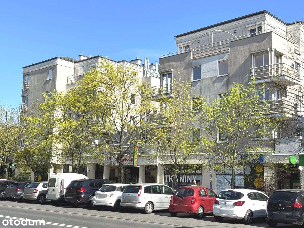 Duże, Słoneczne, Z Osobną Kuchnią I Garażem.