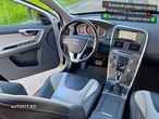 Volvo XC 60 D4 AWD Geartronic Momentum - 4