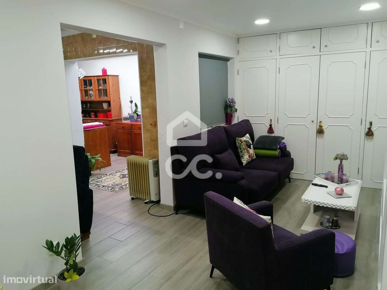 Prédio com Espaço Comercial e Habitação T3+1-19