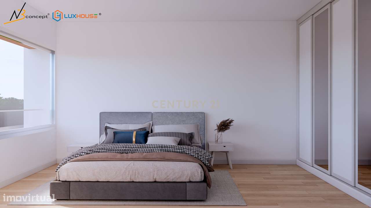 Moradia T4 em banda  com Piscina, Fernão Ferro-16