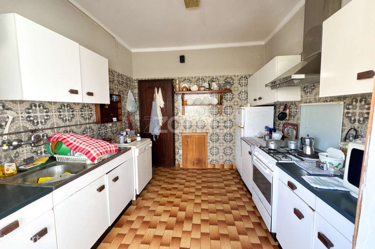 Moradia T6 em Alijó-18