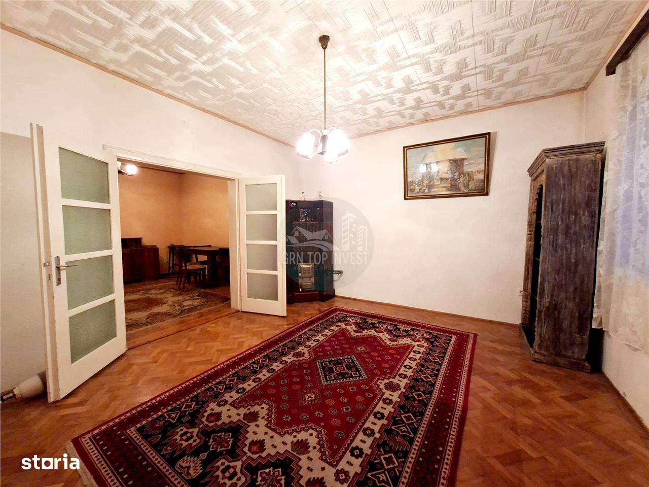 Casa 4 camere pivnita curte individuala Zona Lazaret-0