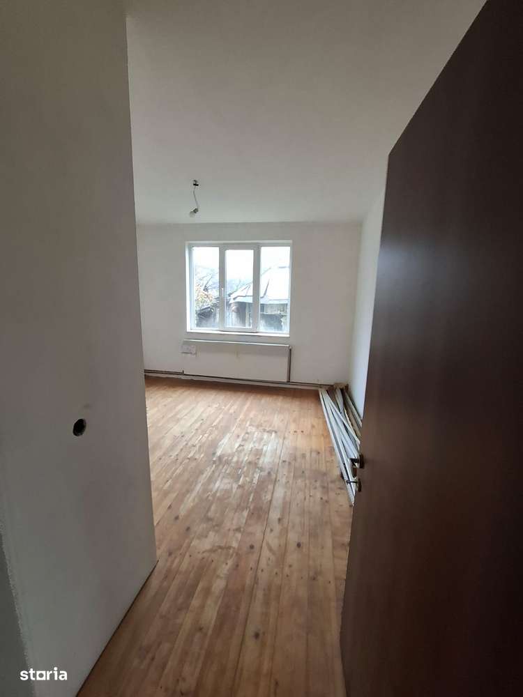 Casă P+M 274 m² +teren 565 m² Goranu Calea București – preț negociabil - Imagine principală: 5/19