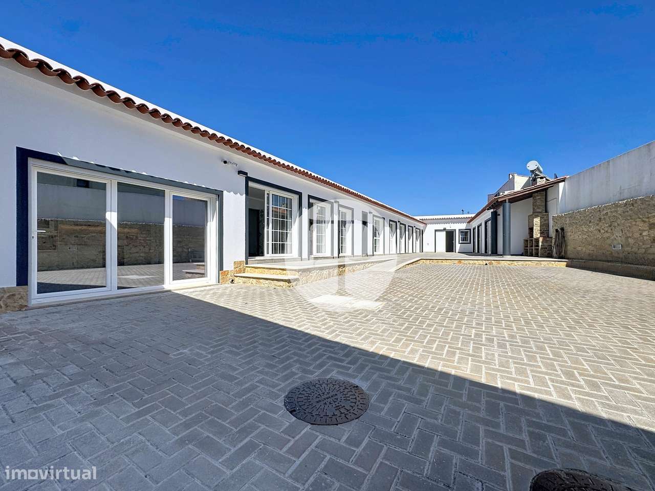 Moradia T4 com 2 suítes, piscina interior central em Alfeizerão-34