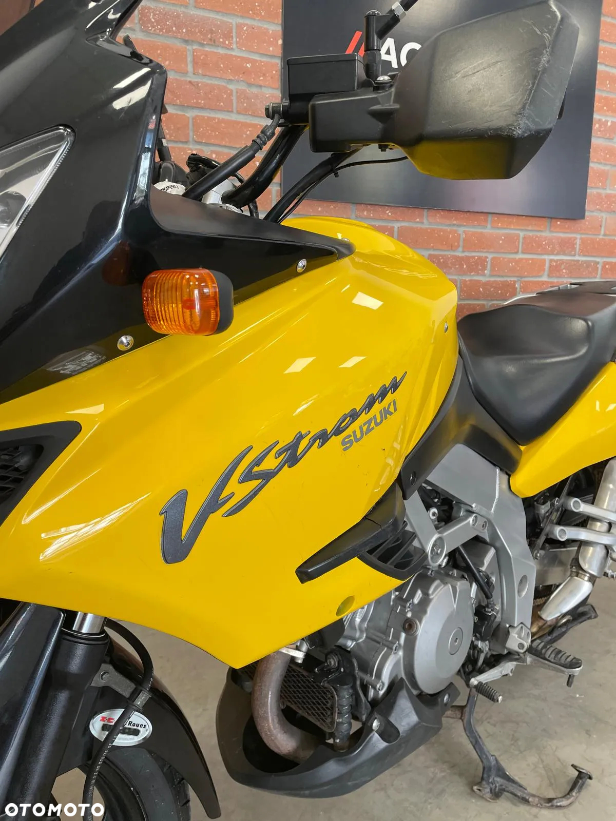 Suzuki V-STROM - 12