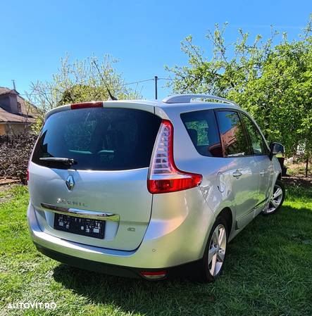 Renault Grand Scenic - 8