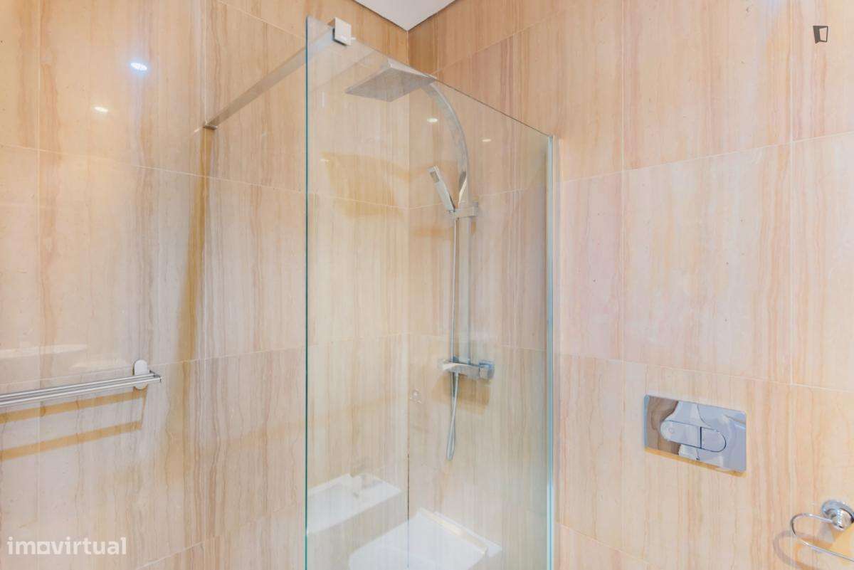 Apartamento com 2 quartos - localizado em Baixa Lisbon - Grande imagem: 2/36