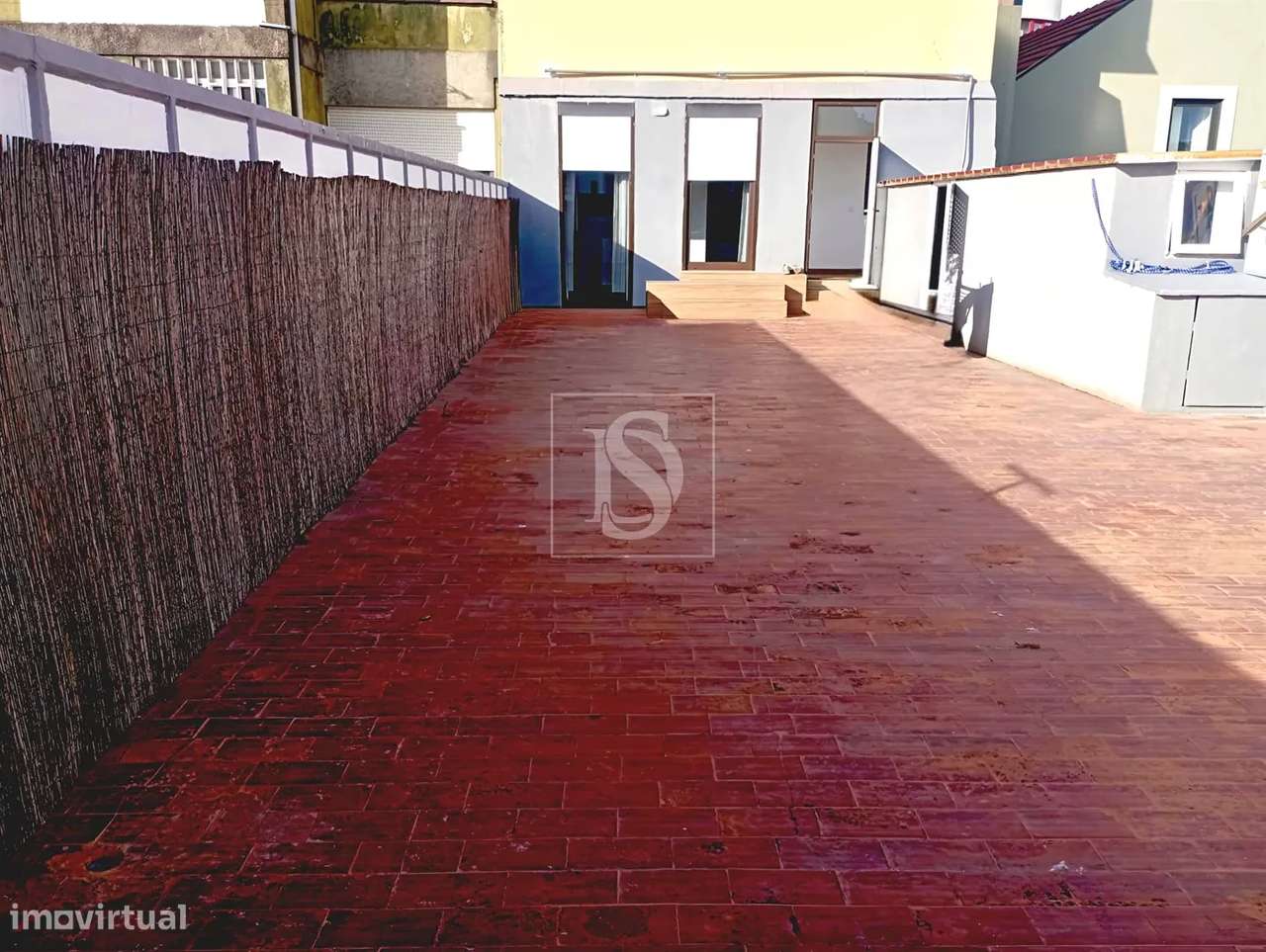 Apartamento T3, renovado, em Matosinhos-10