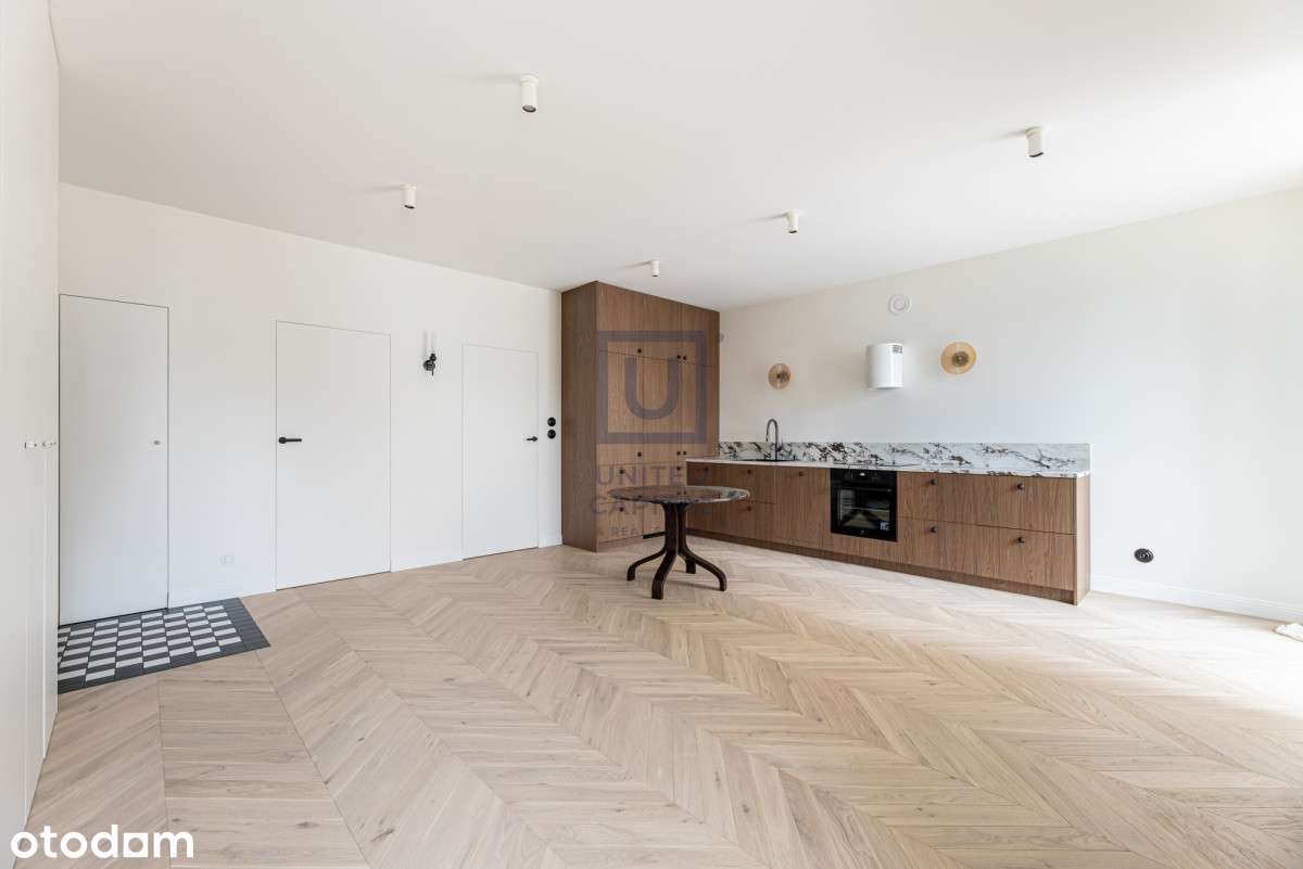 Cegła | Wysokie 280 H | Dwa balkony | Winda-15