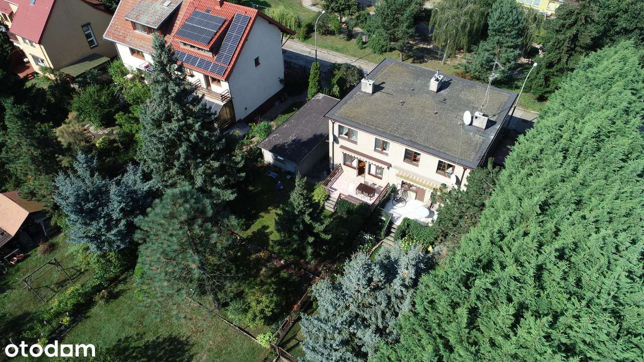 Pół bliźniaka 108 m kw z tarasem, pięknym ogrodem, piwnicą i garażem.-5